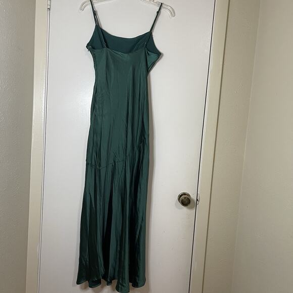 NEW! Selfie Leslie Well Versed Pleated Bust Front Split Dress Forest Green Med - Picture 6 of 10